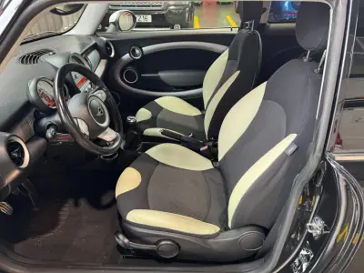 MINI Cooper 2009 - 10500 EUR, 157431 km - AUTO.MOTO.pt - 157431km - foto 7 de 10