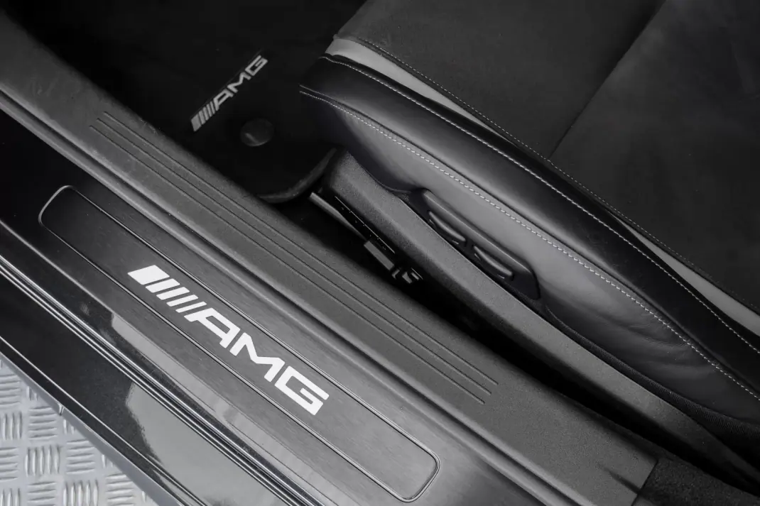 Mercedes-Benz AMG GT 2019 - 205000 EUR, 15821 km - AUTO.MOTO.pt - 15821km - foto 23 de 26