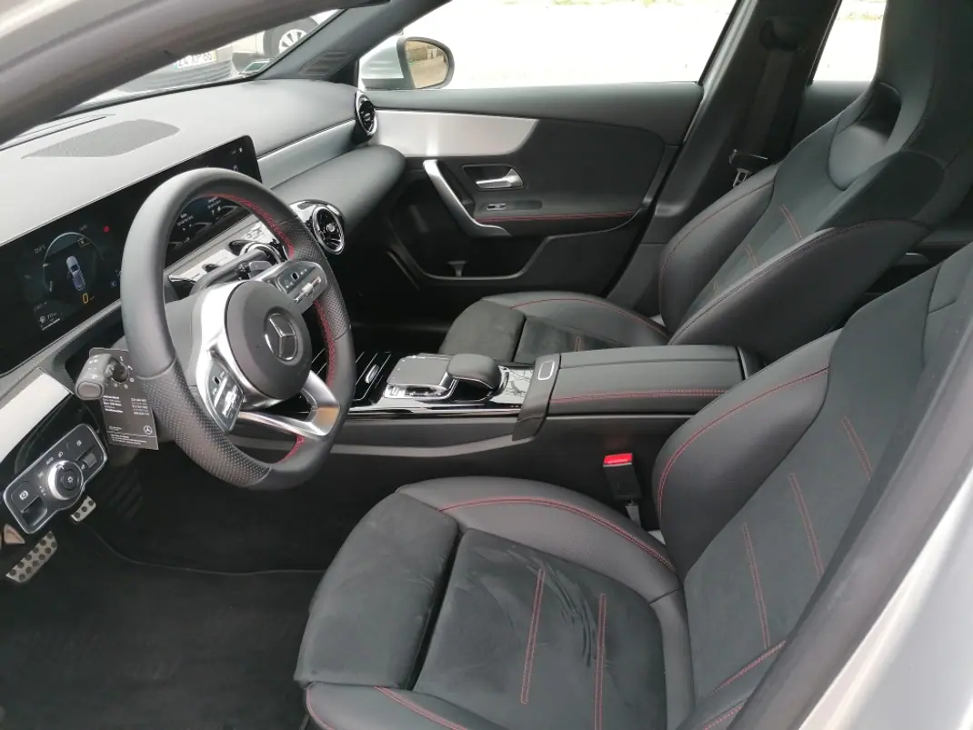Mercedes-Benz A 180 2019 - 23950 EUR, 114000 km - AUTO.MOTO.pt - 114000km - foto 6 de 12