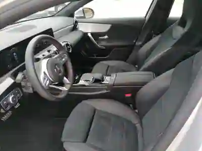 Mercedes-Benz A 180 2019 - 23950 EUR, 114000 km - AUTO.MOTO.pt - 114000km - foto 6 de 12