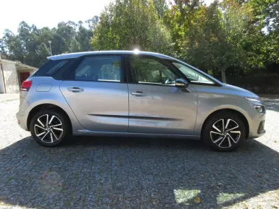 Citroën C4 Picasso 2017 - 13990 EUR, 169000 km - AUTO.MOTO.pt - 169000km - foto 11 de 45