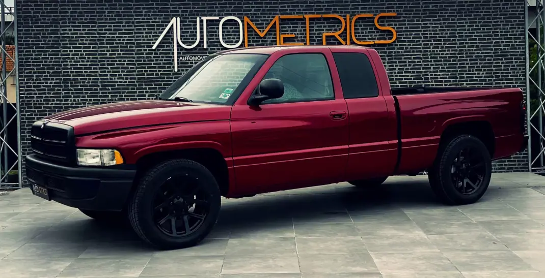 Dodge RAM 1998 - 24900 EUR, 110000 km - AUTO.MOTO.pt - 110000km - foto 13 de 17