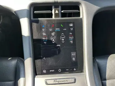 Porsche Taycan 2022 - 67900 EUR, 90000 km - AUTO.MOTO.pt - 90000km - foto 38 de 60