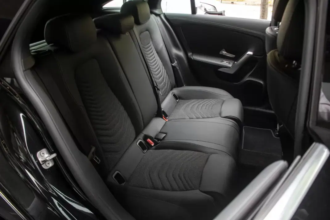 Mercedes-Benz CLA 180 2024 - 33990 EUR, 28922 km - AUTO.MOTO.pt - 28922km - foto 29 de 40
