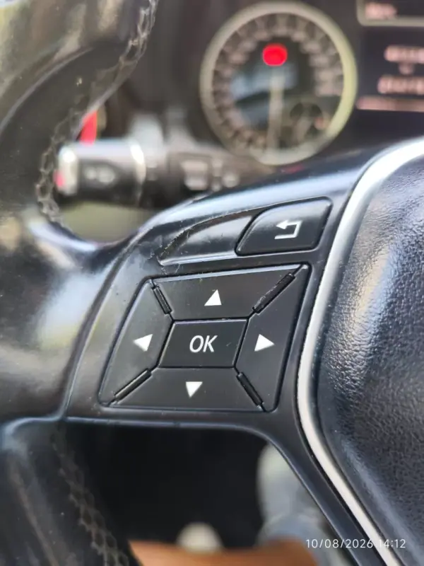 Mercedes-Benz A 180 2013 - 11780 EUR, 215000 km - AUTO.MOTO.pt - 215000km - foto 27 de 39