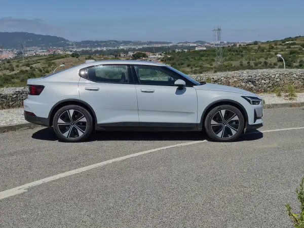 Polestar 2 2023 - 29990 EUR, 59608 km - AUTO.MOTO.pt - 59608km - foto 42 de 46