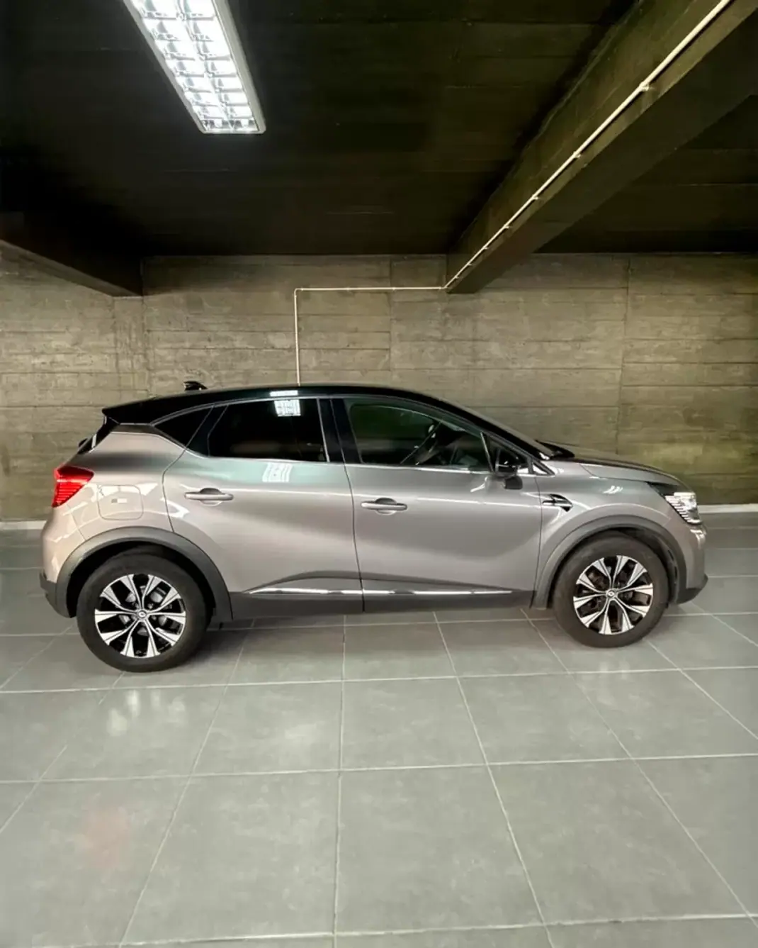 Renault Captur 2023 - 17200 EUR, 55000 km - AUTO.MOTO.pt - 55000km - foto 7 de 19