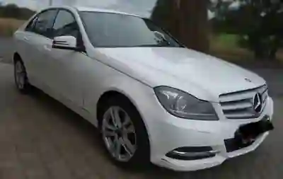 Mercedes-Benz C 220 2012 - 5500 EUR, 260000 km - foto 2 de 5