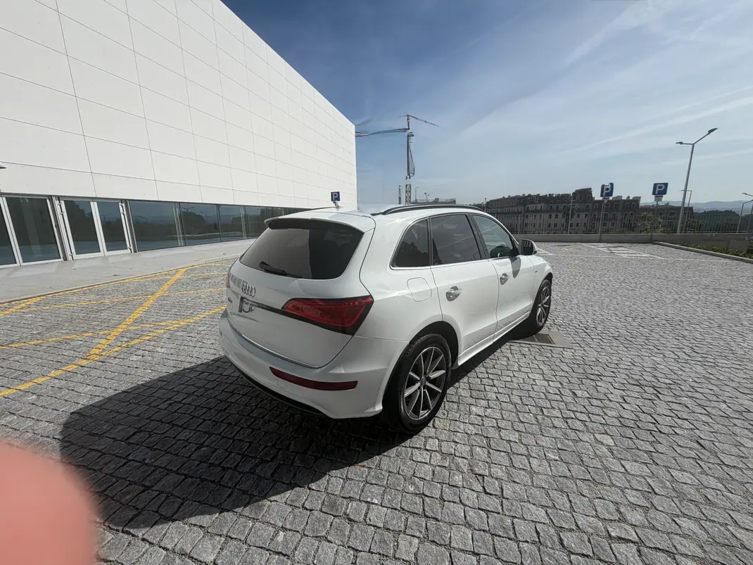 Audi Q5 2015 - 19500 EUR, 207500 km - 207500km - foto 4 de 5