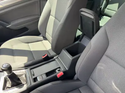 Volkswagen Golf 2019 - 13995 EUR, 169500 km - AUTO.MOTO.pt - 169500km - foto 12 de 41