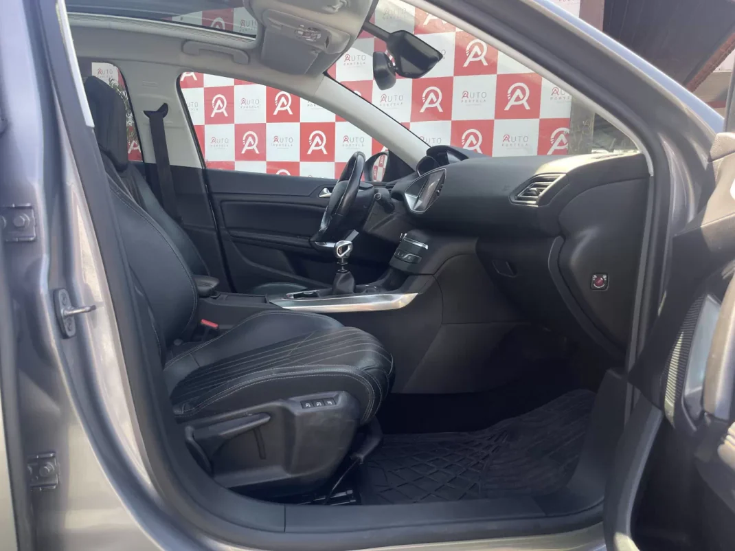 Peugeot 308 2014 - 12490 EUR, 143165 km - 143165km - foto 14 de 22