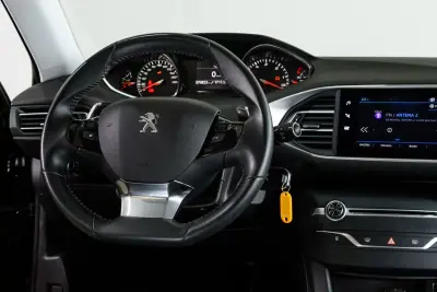 Peugeot 308 SW 2021 - 17750 EUR, 70820 km - AUTO.MOTO.pt - 70820km - foto 3 de 26