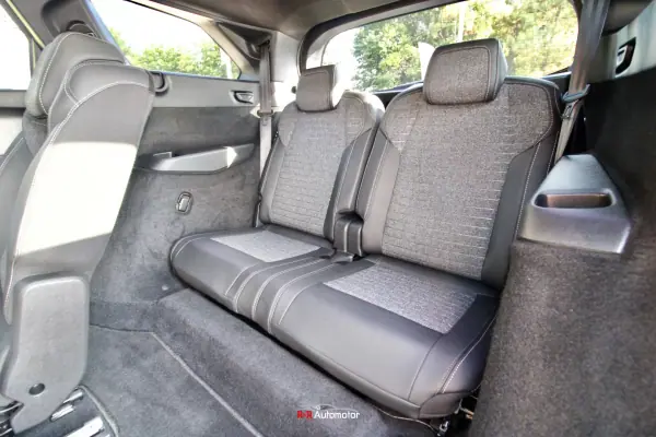 Peugeot 5008 2025 - 33500 EUR, 10000 km - AUTO.MOTO.pt - 10000km - foto 11 de 32