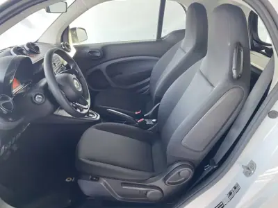 Smart Fortwo Cabrio 2021 - 11500 EUR, 25425 km - AUTO.MOTO.pt - 25425km - foto 6 de 11