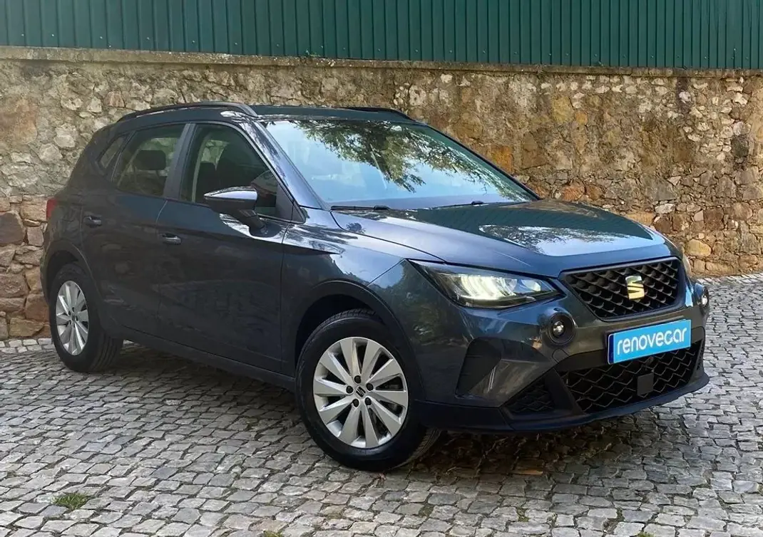 SEAT Arona 2023 - 16900 EUR, 68304 km - AUTO.MOTO.pt - 68304km - foto 1 de 21