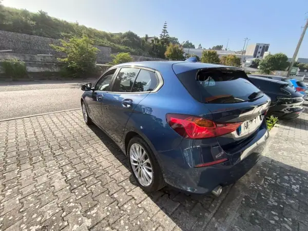 BMW 116 2021 - 21900 EUR, 135000 km - AUTO.MOTO.pt - 135000km - foto 4 de 8