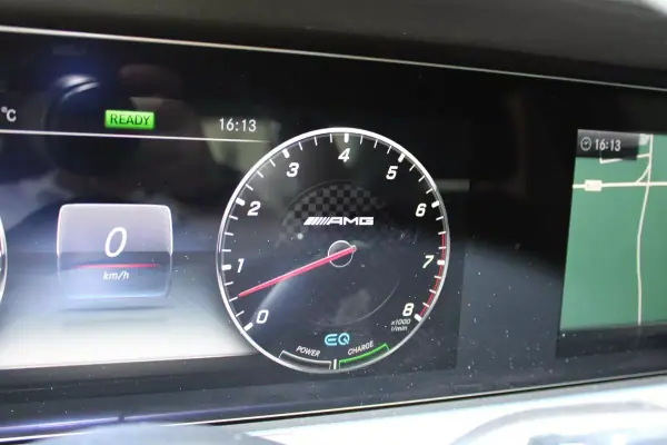 Mercedes-Benz CLS 53 AMG 2019 - 62500 EUR, 99945 km - AUTO.MOTO.pt - 99945km - foto 40 de 58