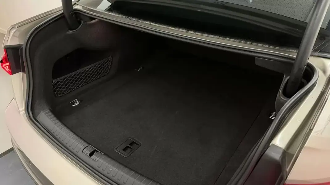 Audi A6 2019 - 34990 EUR, 140670 km - AUTO.MOTO.pt - 140670km - foto 37 de 37