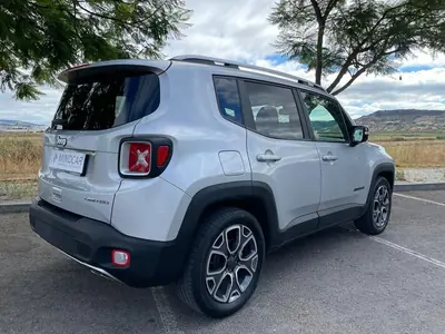 Jeep Renegade 2018 - 18980 EUR, 112000 km - AUTO.MOTO.pt - 112000km - foto 6 de 22
