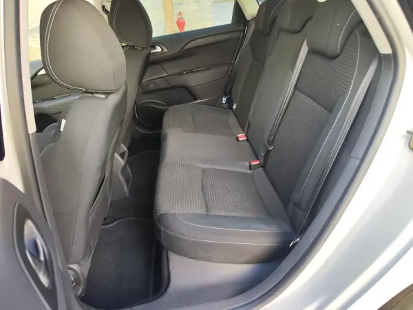 Citroën C4 2015 - 9980 EUR, 157000 km - AUTO.MOTO.pt - 157000km - foto 21 de 43