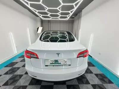 Tesla Model 3 2022 - 24999 EUR, 115000 km - AUTO.MOTO.pt - 115000km - foto 7 de 23