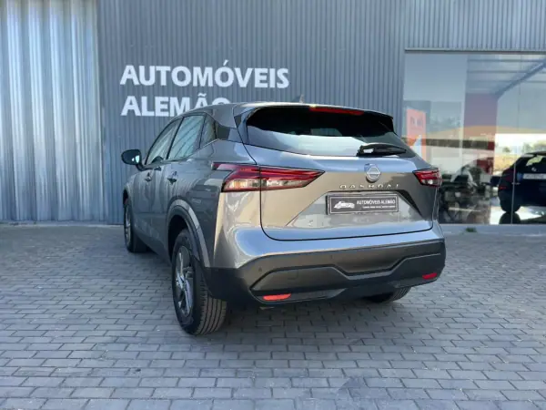 Nissan Qashqai 2023 - 20750 EUR, 61999 km - AUTO.MOTO.pt - 61999km - foto 6 de 15
