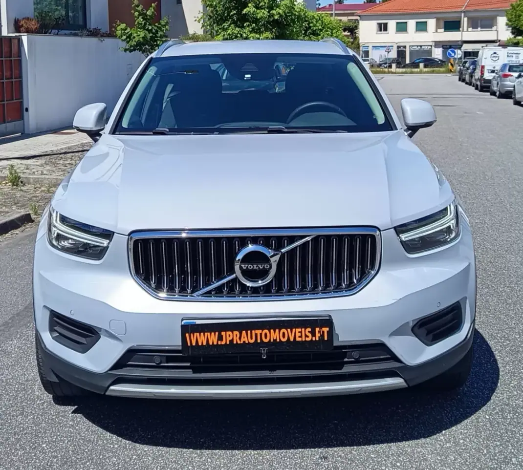 Volvo XC 40 2022 - 26490 EUR, 96032 km - AUTO.MOTO.pt - 96032km - foto 2 de 19