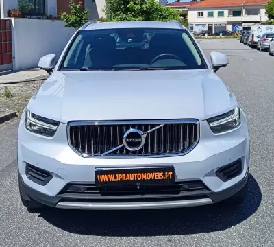 Volvo XC 40 2022 - 26490 EUR, 96032 km - AUTO.MOTO.pt - 96032km - foto 2 de 19