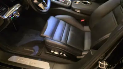 Porsche Panamera 2020 - 84500 EUR, 42501 km - AUTO.MOTO.pt - 42501km - foto 35 de 51