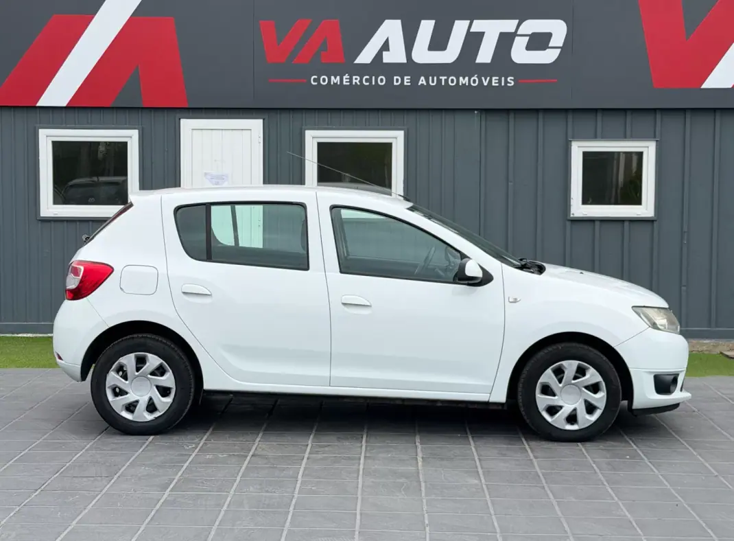 Dacia Sandero 2014 - 7900 EUR, 170000 km - 170000km - foto 6 de 12