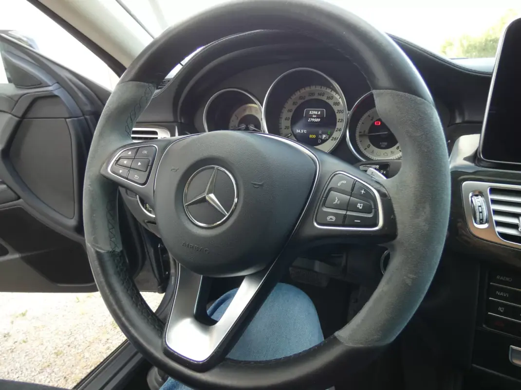 Mercedes-Benz CLS 250 2015 - 22500 EUR, 278000 km - AUTO.MOTO.pt - 278000km - foto 34 de 42