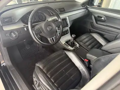 Volkswagen Passat CC 2010 - 13990 EUR, 162335 km - AUTO.MOTO.pt - 162335km - foto 4 de 21