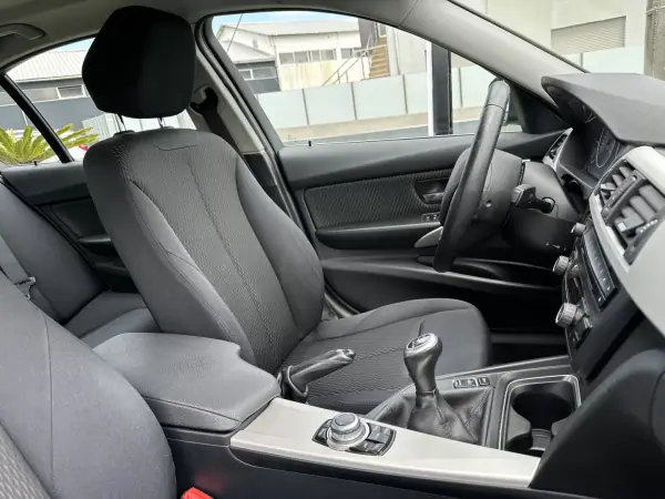 BMW 320 2013 - 12900 EUR, 280000 km - AUTO.MOTO.pt - 280000km - foto 62 de 64