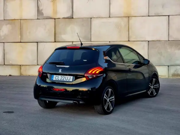 Peugeot 208 1.2 PureTech GT Line 2015 Petrol