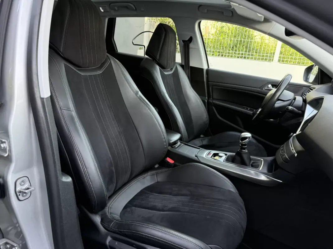 Peugeot 308 SW 2014 - 8990 EUR, 245000 km - AUTO.MOTO.pt - 245000km - foto 14 de 17