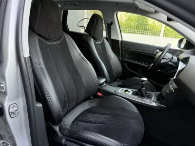Peugeot 308 SW 2014 - 8990 EUR, 245000 km - AUTO.MOTO.pt - 245000km - foto 14 de 17