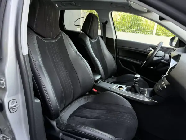 Peugeot 308 SW 2014 - 7250 EUR, 245000 km - AUTO.MOTO.pt - 245000km - foto 14 de 17