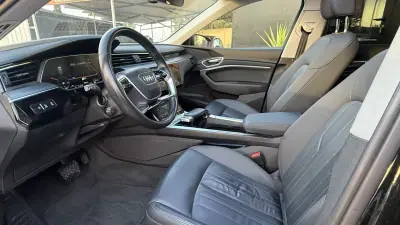 Audi e-tron 2019 - 27990 EUR, 99000 km - AUTO.MOTO.pt - 99000km - foto 13 de 33