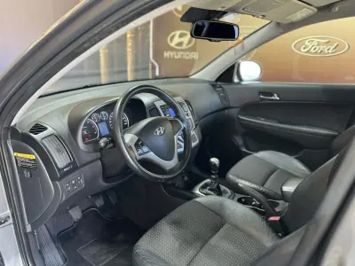Hyundai i30 2008 - 7750 EUR, 180000 km - AUTO.MOTO.pt - 180000km - foto 2 de 14