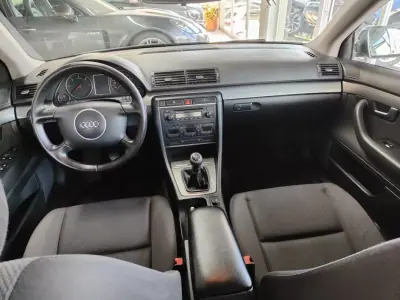 Audi A4 Avant 2004 - 6250 EUR, 348000 km - AUTO.MOTO.pt - 348000km - foto 22 de 34