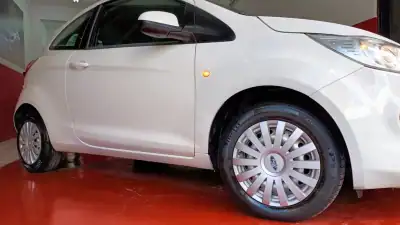 Ford KA 2015 - 7500 EUR, 111953 km - AUTO.MOTO.pt - 111953km - foto 4 de 46