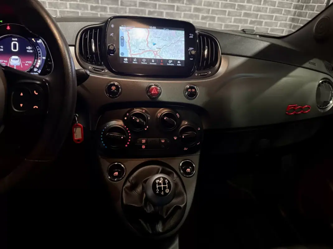 Fiat 500 2018 - 13250 EUR, 94000 km - AUTO.MOTO.pt - 94000km - foto 13 de 20