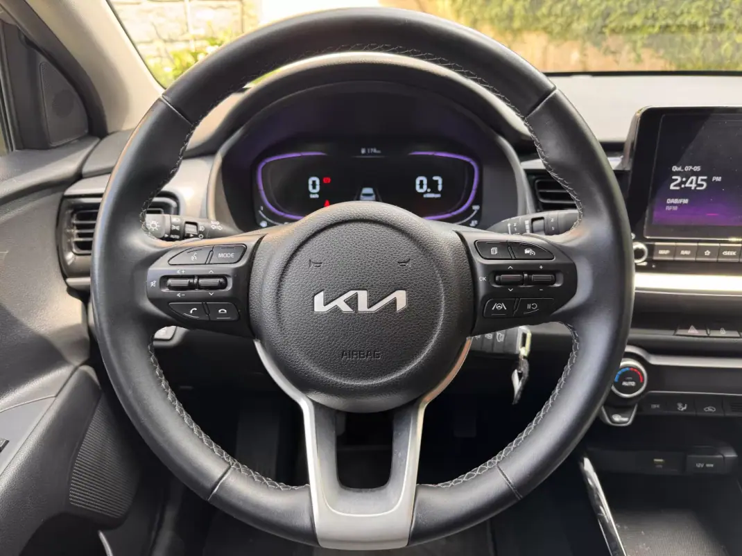 Kia Stonic 2025 - 16990 EUR, 19459 km - AUTO.MOTO.pt - 19459km - foto 11 de 25