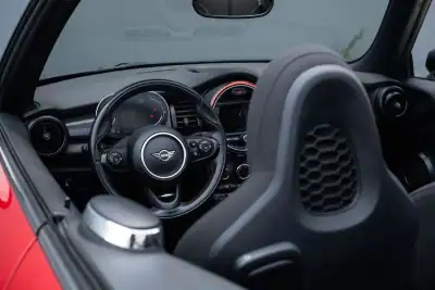 MINI Cooper 2021 - 25999 EUR, 94000 km - AUTO.MOTO.pt - 94000km - foto 27 de 38