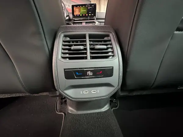 Cupra Formentor 2022 - 28900 EUR, 113061 km - AUTO.MOTO.pt - 113061km - foto 24 de 26