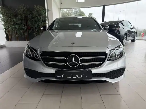 Mercedes-Benz E 220 2020 - 34990 EUR, 84701 km - AUTO.MOTO.pt - 84701km - foto 2 de 29