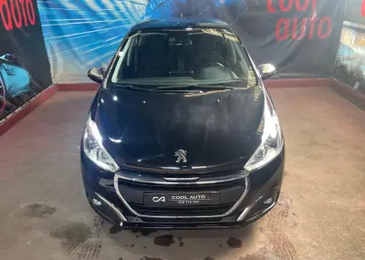 Peugeot 208 2018 - 8899 EUR, 106000 km - AUTO.MOTO.pt - 106000km - foto 7 de 42