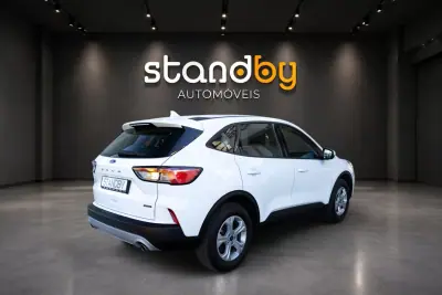 Ford Kuga 2023 — foto 2 de 15