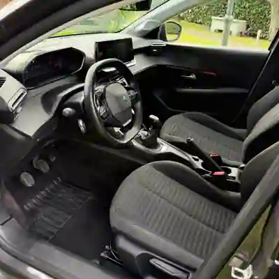 Peugeot 208 2022 - 13990 EUR, 50 km - AUTO.MOTO.pt - 50km - foto 5 de 14