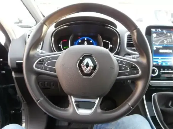 Renault Espace 2018 - 22600 EUR, 151275 km - AUTO.MOTO.pt - 151275km - foto 20 de 34